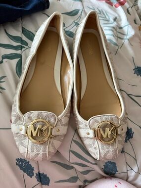 Michael Kors Cream Logo-Accent Ballet Flats with Gold Hardware